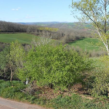 Gite Des Monts Saint-Izaire ภายนอก รูปภาพ
