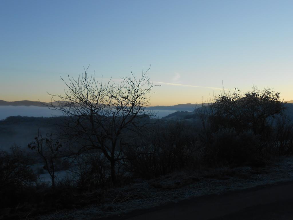 Gite Des Monts Saint-Izaire ภายนอก รูปภาพ