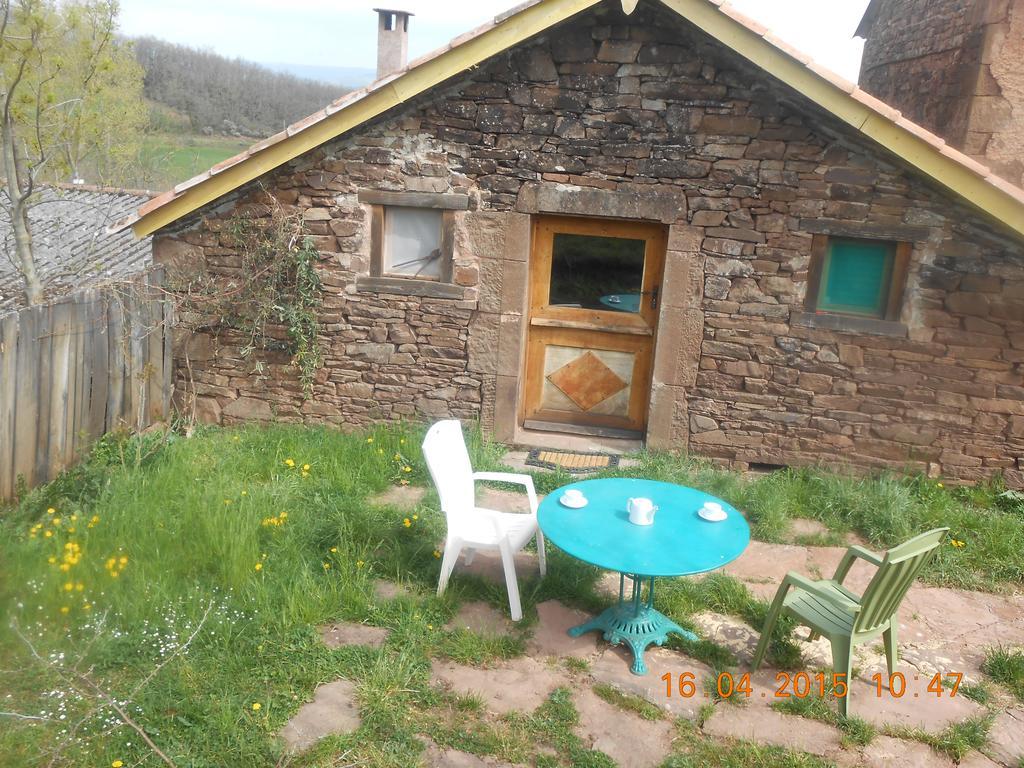 Gite Des Monts Saint-Izaire ภายนอก รูปภาพ