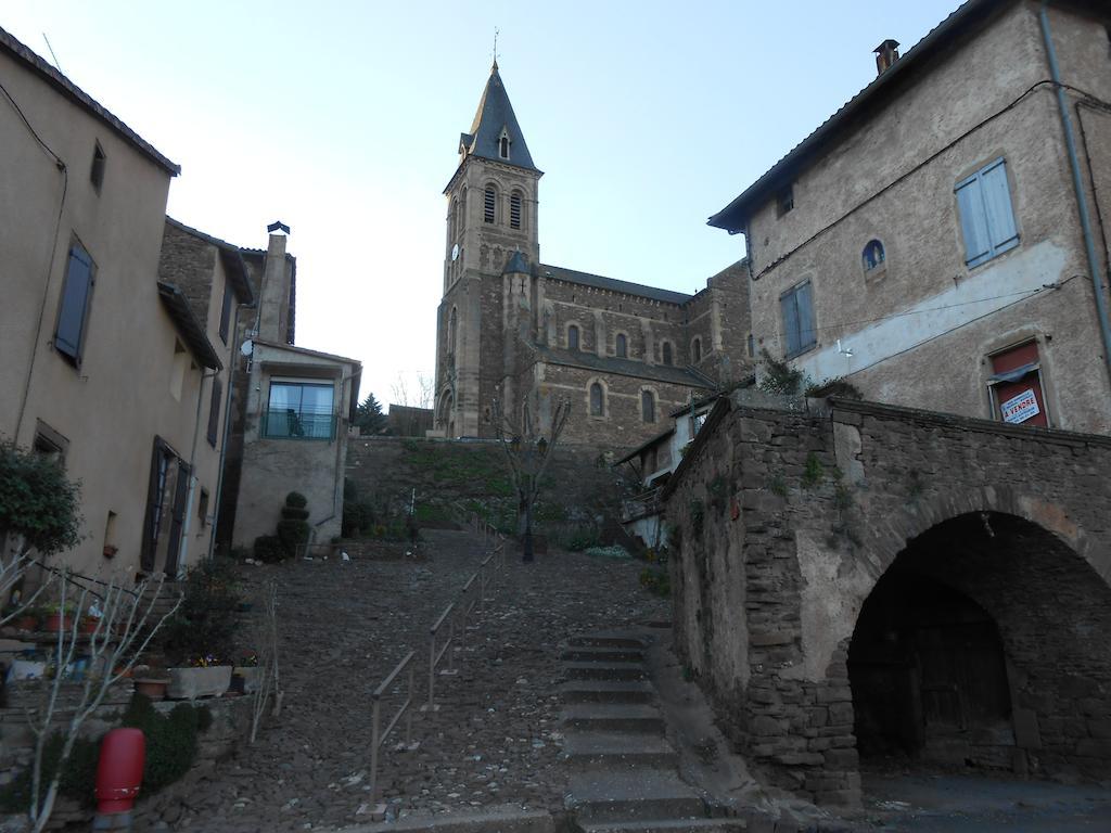 Gite Des Monts Saint-Izaire ภายนอก รูปภาพ